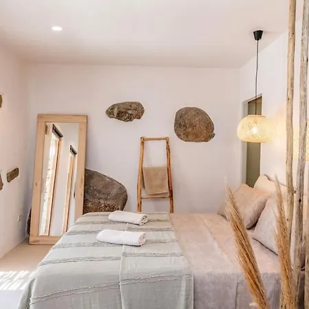 Lunar House L * Volax